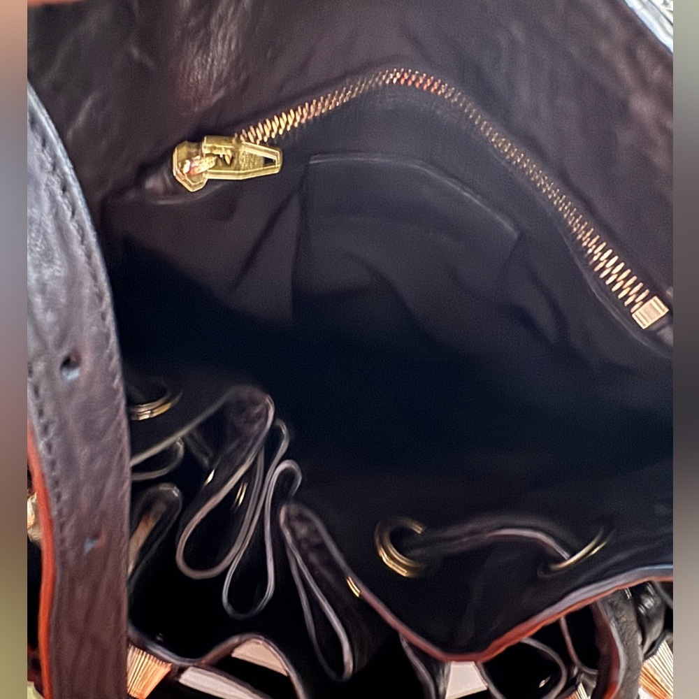 Alexander Wang Black leather crossbody bucket bag with silver hardware - Picture 9 of 9